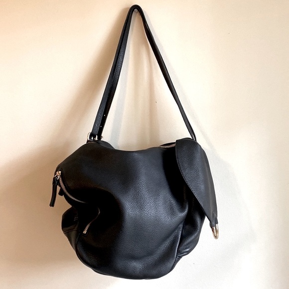 Vince Camuto | Bags | Vince Camuto Black Leather Medium Bag Purse ...